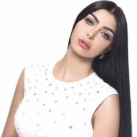 النجمة العراقية كلوديا حنا في لجنة لمسابقات الفيلم العربي الطويل