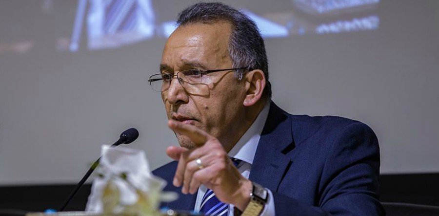 د. ابراهيم العاتي شخصية نادرة من جيل الموسوعيين