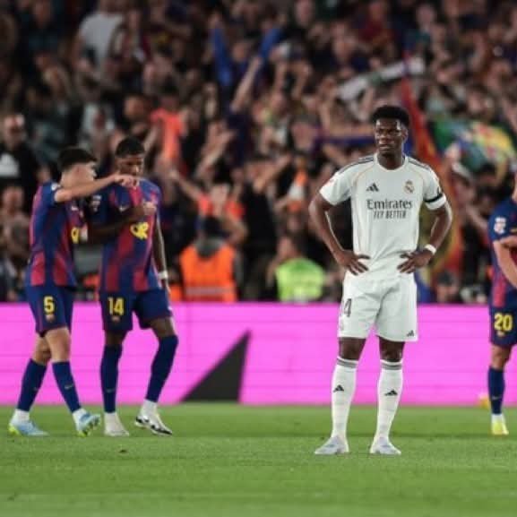 برشلونة يقهر ريال مدريد ويحسم الليغا